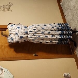 Maison Jules Blue & White Floral Sleeveless Midi Dress, L